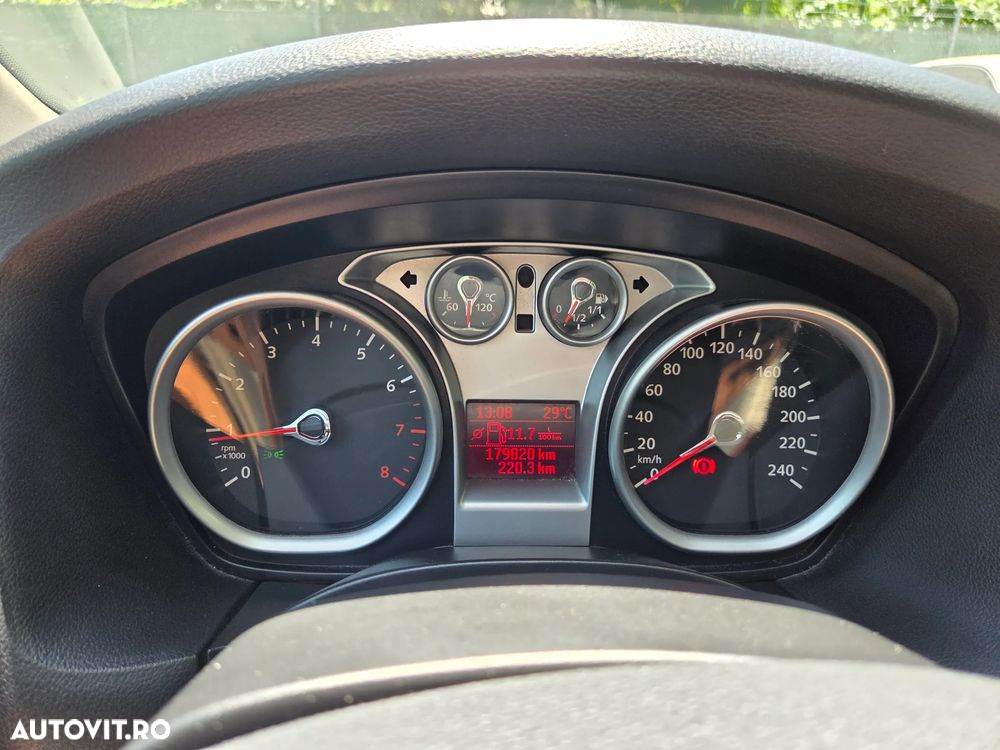 Ford Focus 1.6i Trend - 5