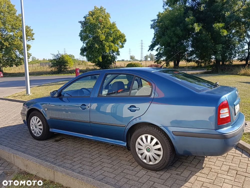 Skoda Octavia 1.8T Elegance - 4