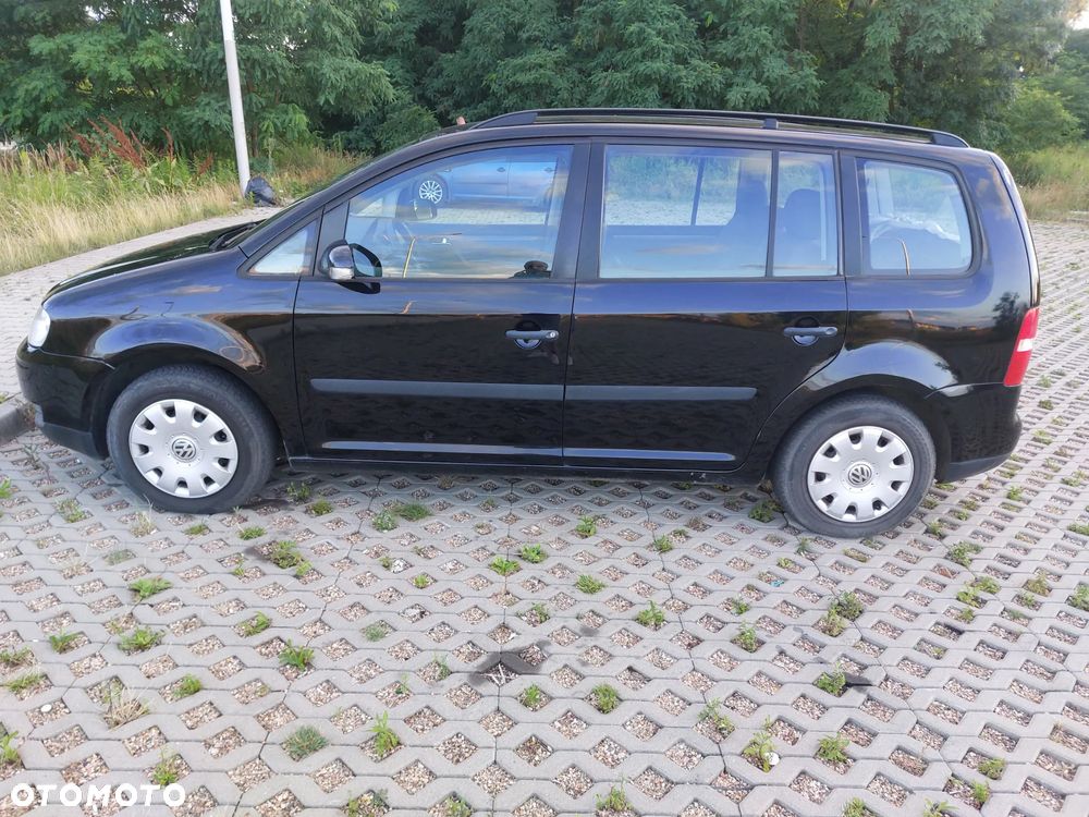 Volkswagen Touran 1.6 Basis - 2