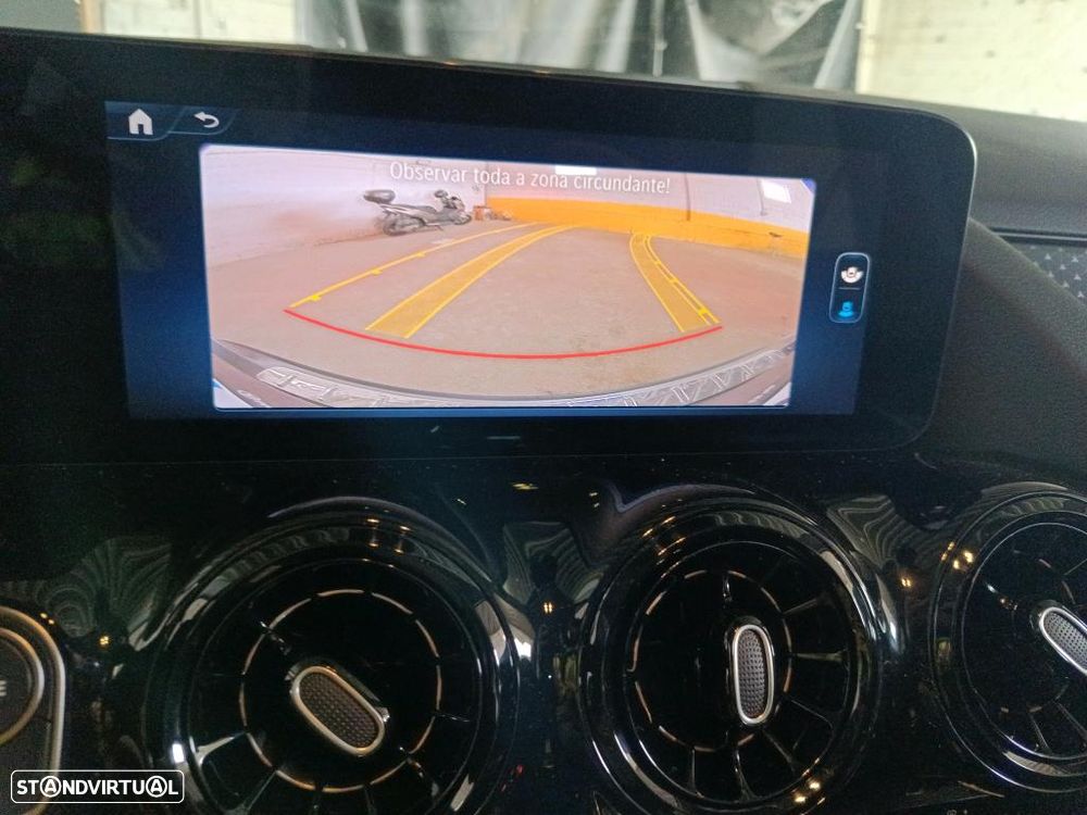 Mercedes-Benz GLA 180 d - 9