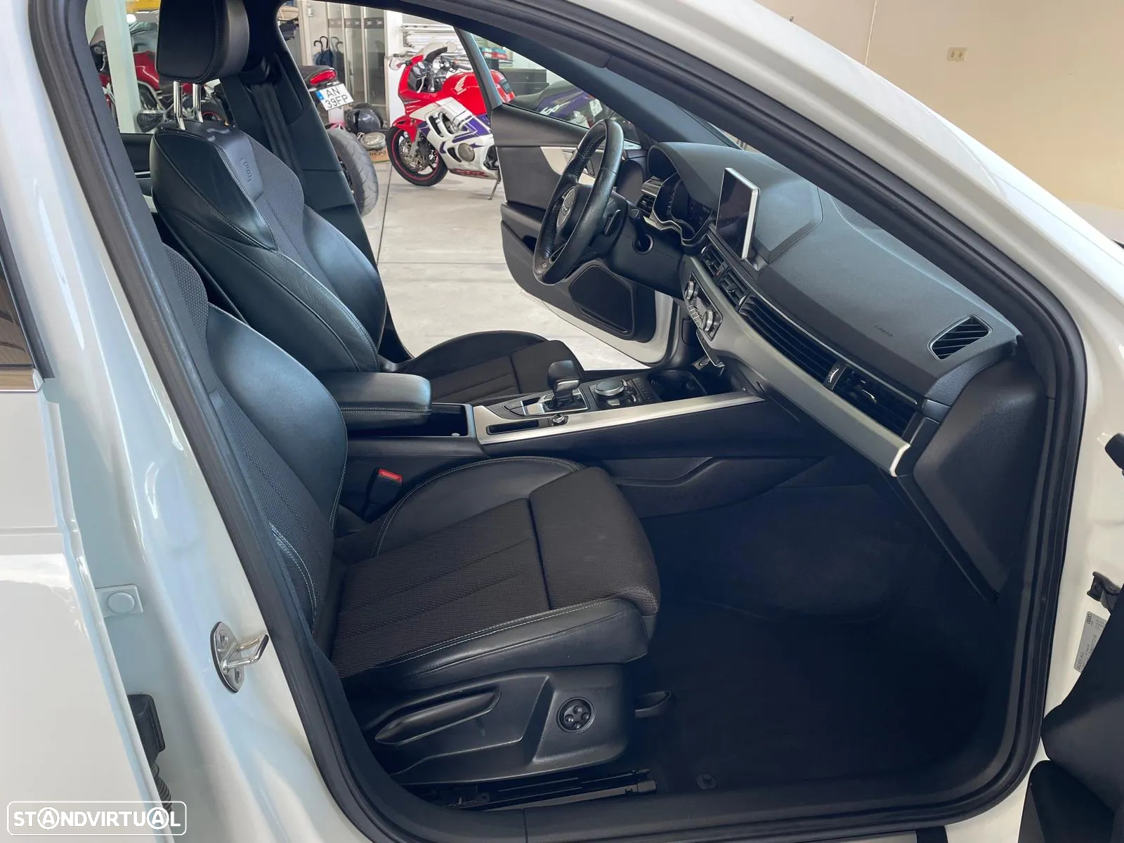 Audi A4 2.0 TDI S-line S tronic - 31