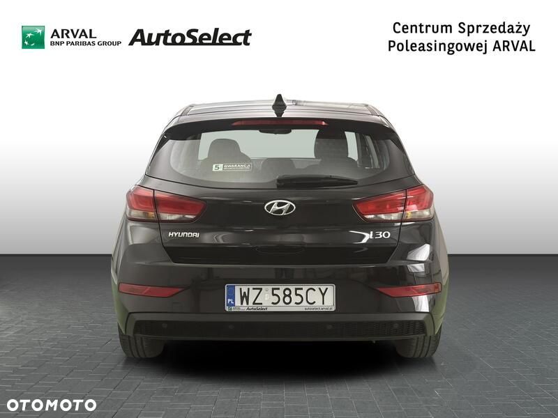 Hyundai i30 1.5 DPI Classic + - 6