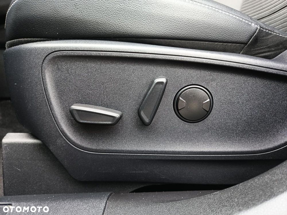 Ford Kuga 2.0 EcoBlue AWD Titanium X - 17