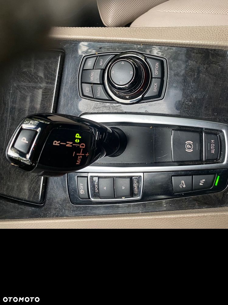 BMW Seria 7 740d xDrive - 32