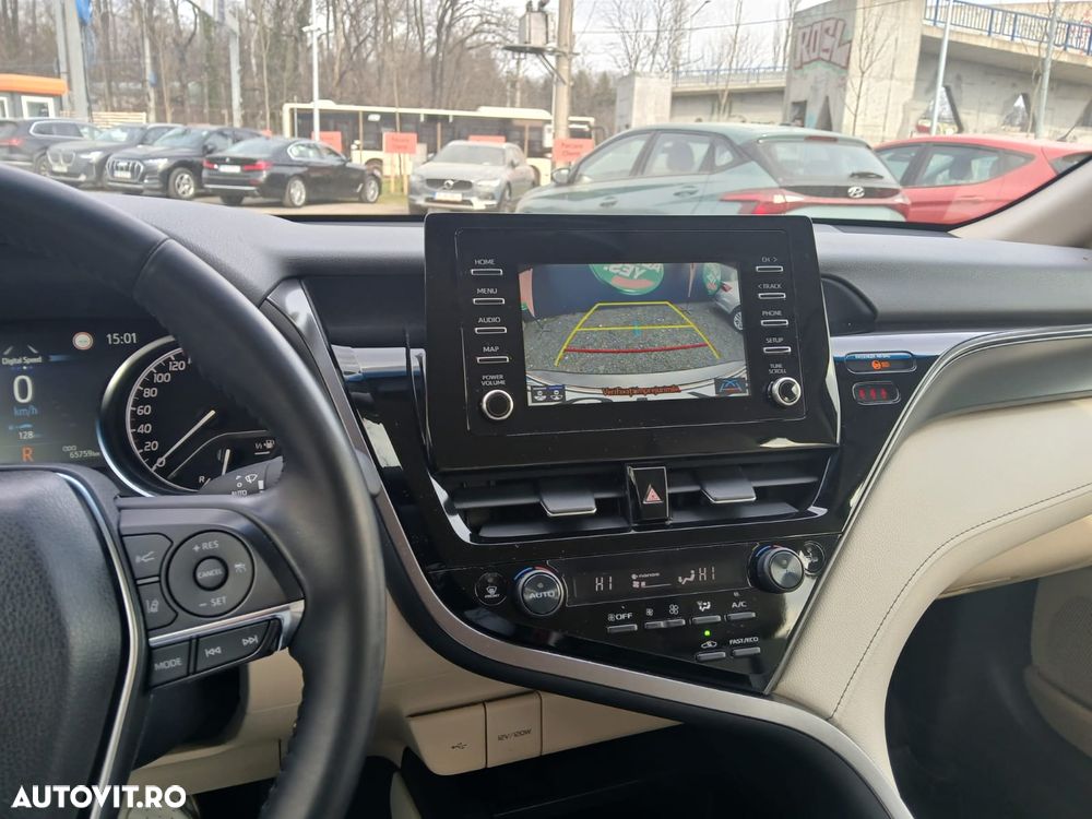 Toyota Camry 2.5 Dynamic - 10