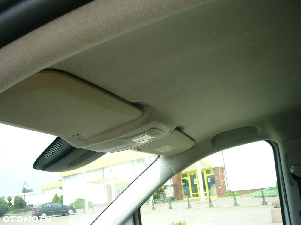 Mercedes-Benz VITO 111 cdi LONG 1,6 cdi 115 Ps Super stan - 12