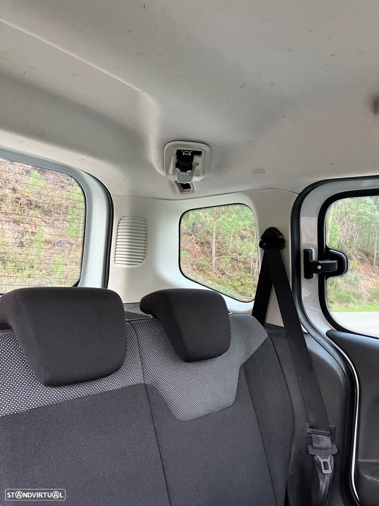 Ford Tourneo Courier 1.0 EcoBoost Ambiente - 2