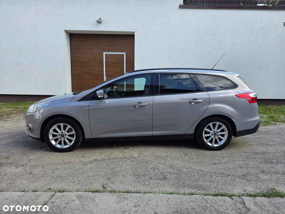 Ford Focus 1.6 Ambiente - 4