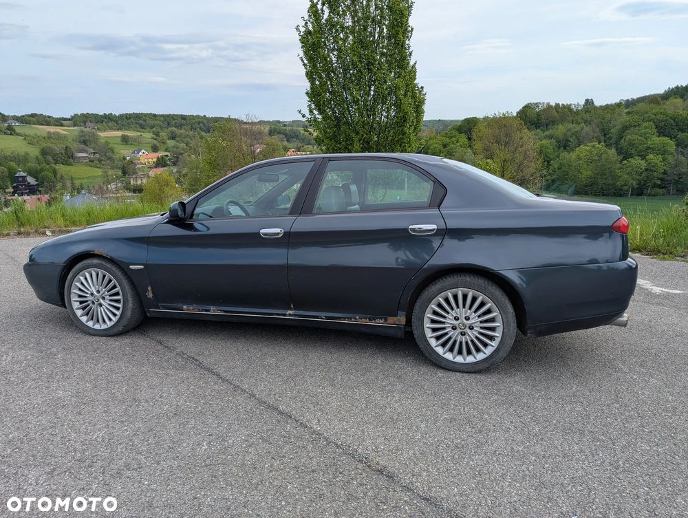 Alfa Romeo 166 2.4 JTD Distinctive - 8