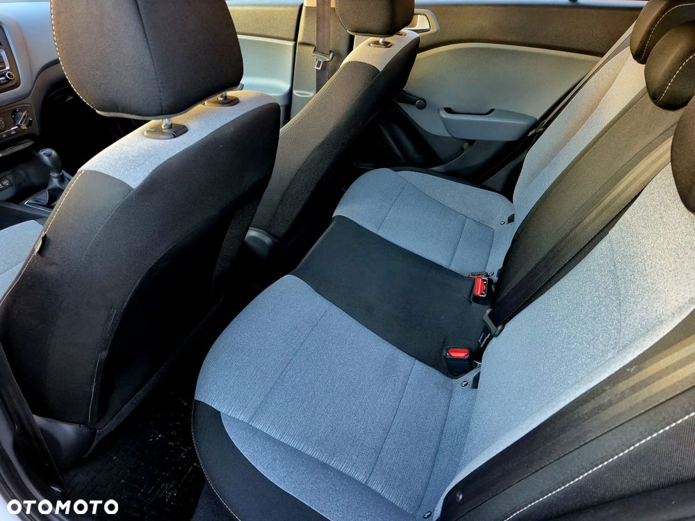 Hyundai i20 1.2 - 10