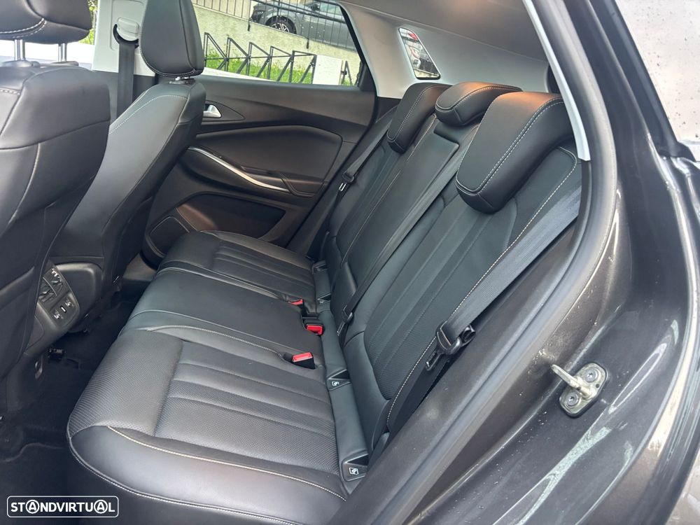 Opel Grandland X 1.2 T Design & Tech AT - 27