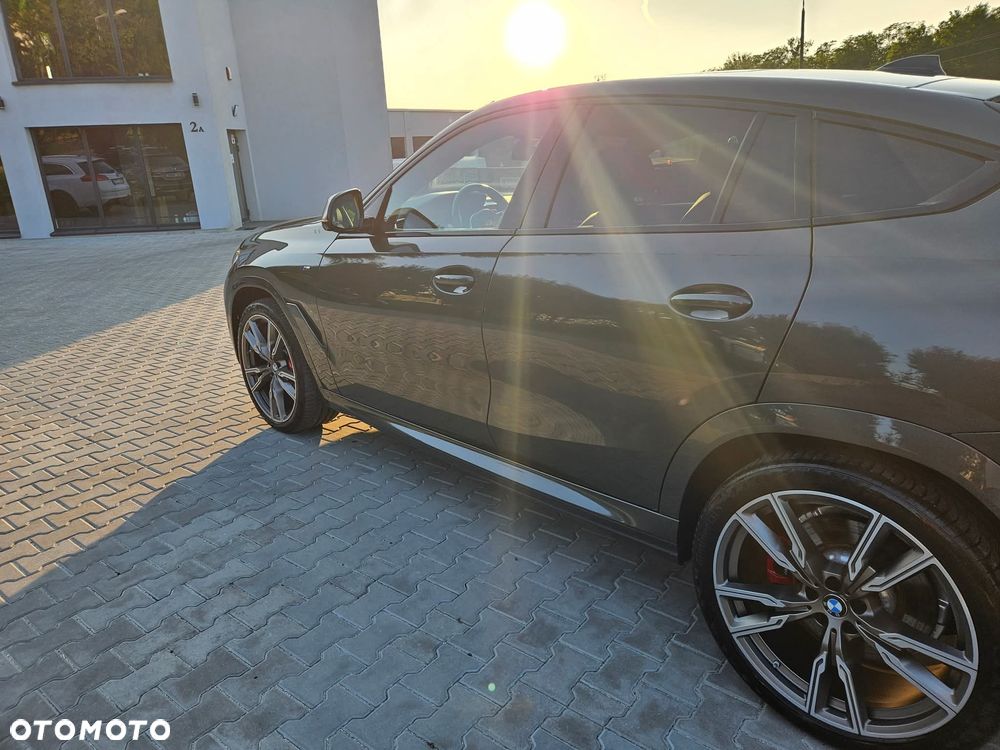 BMW X6 M50i - 12