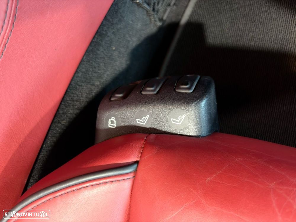 Mercedes-Benz SLS 63 AMG - 36