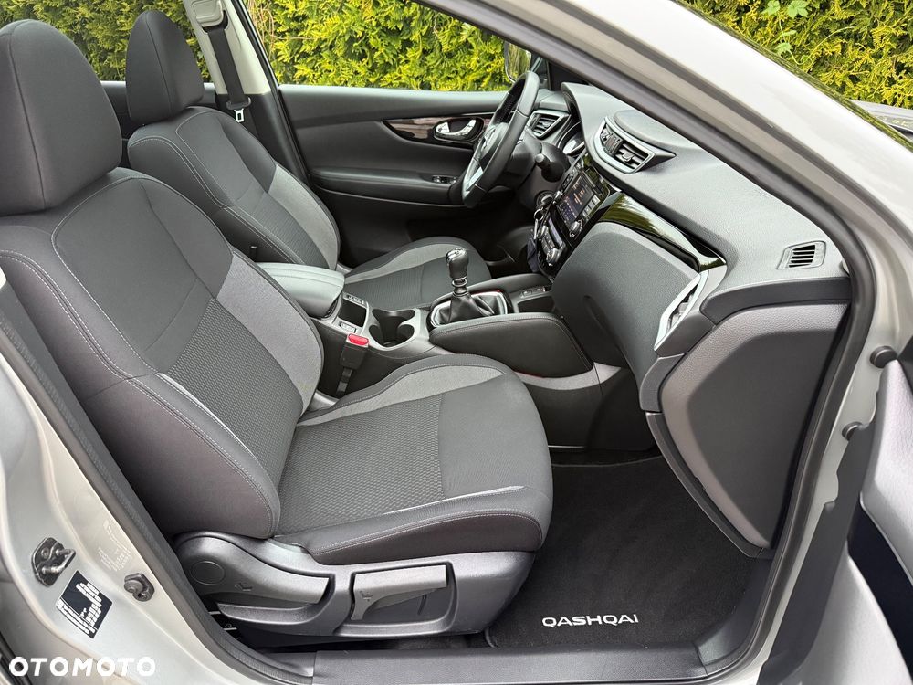 Nissan Qashqai 1.3 DIG-T N-WAY - 16