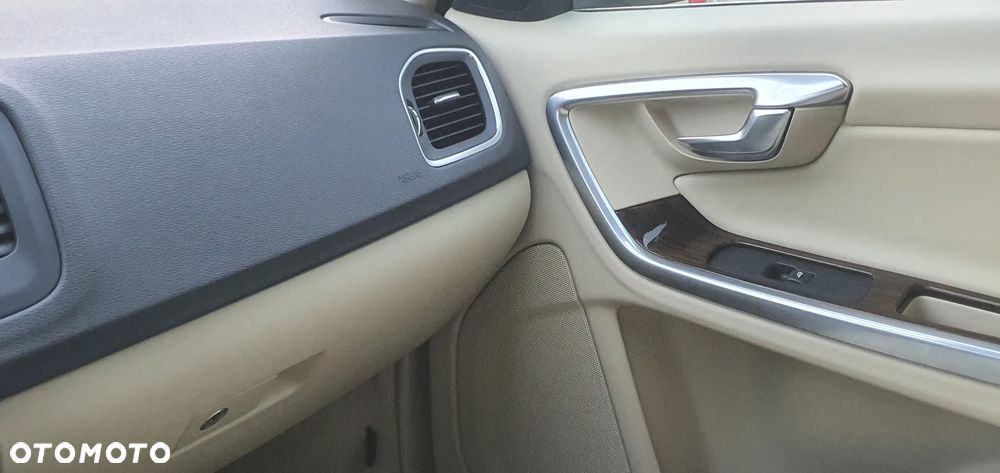 Volvo V60 D4 Geartronic Summum - 22