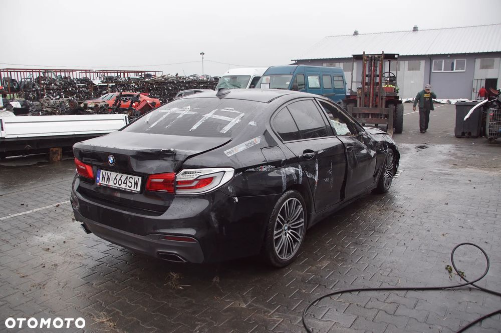Auto na części - BMW G30 530d xDrive 3.0 D B57D30 265 KM GA8HP75X 475 2019R Silnik Skrzynia Drzwi Lampa Szyba Felga Deska Kokpit Moduł Licznik Radio Fotel Zderzak Chłodnica Błotnik Zawieszenie Turbina Wtryski Intercooler Kompletne Części Rozbiórka - 6