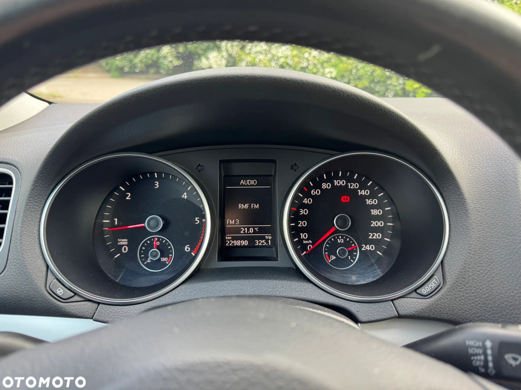 Volkswagen Golf VI 1.6 TDI Highline - 17
