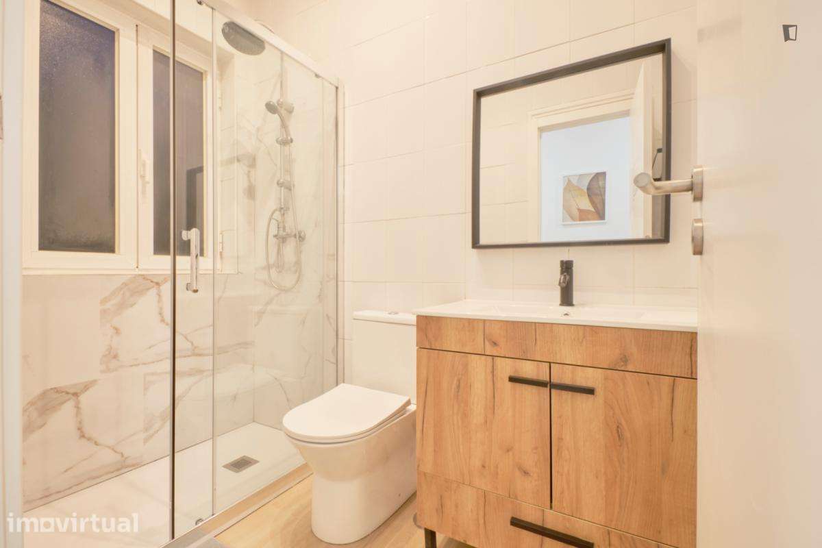 Quarto - localizado em Alameda Lisbon - Grande imagem: 2/37