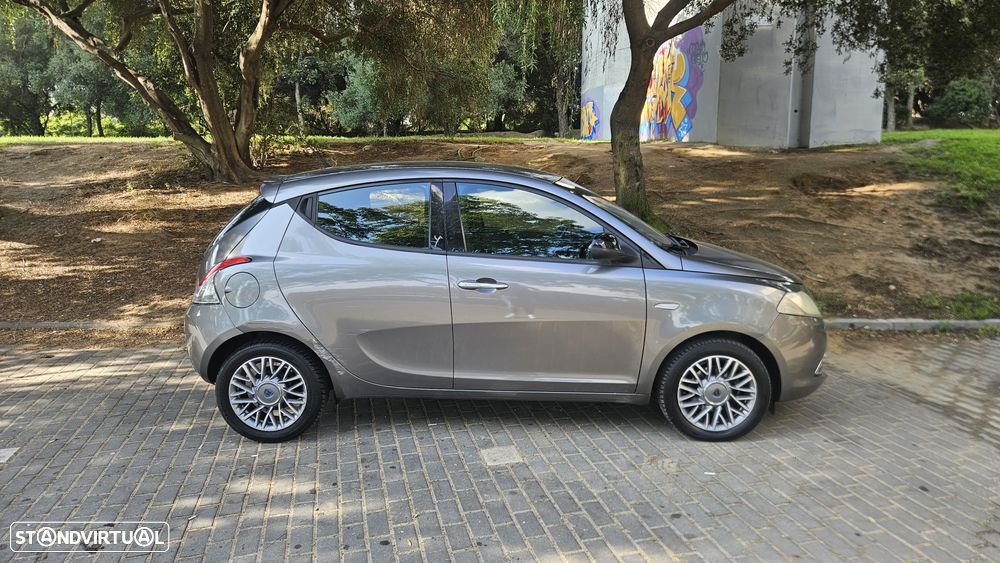 Lancia Ypsilon 1.3 M-jet S&S Silver - 2