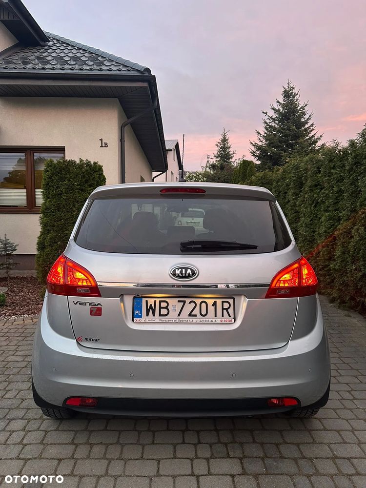 Kia Venga ver-1-6-business-line - 11
