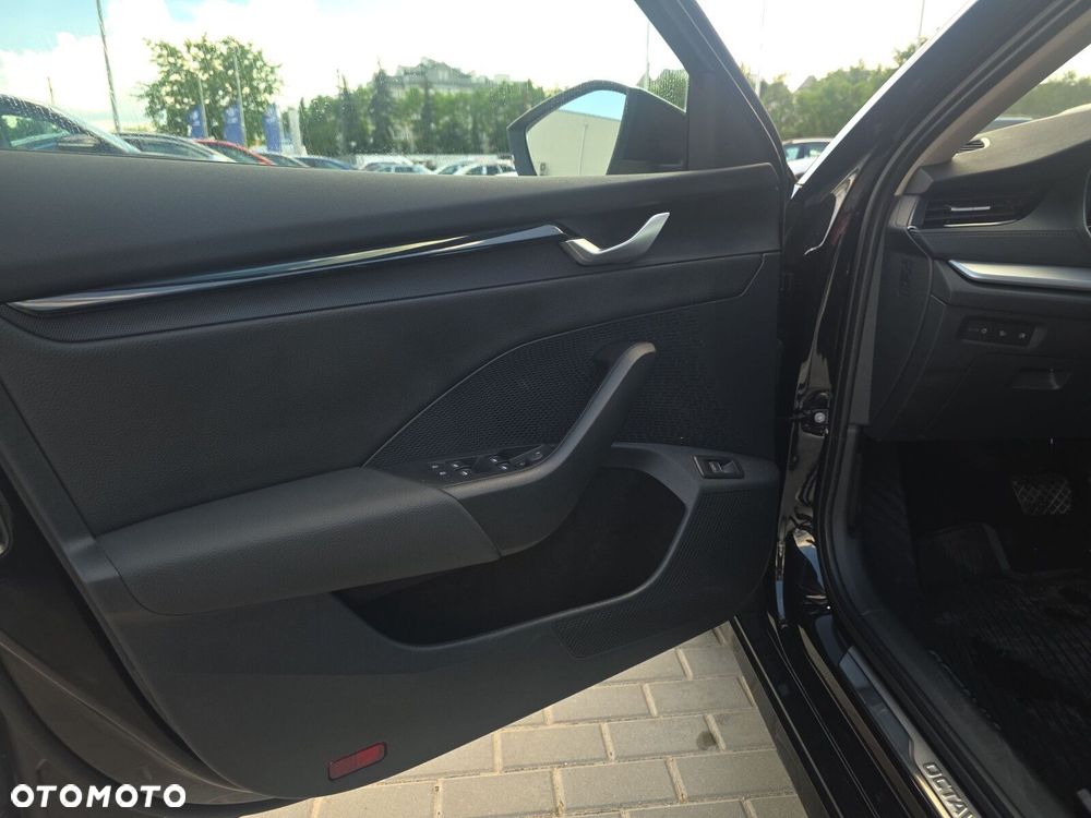 Skoda Octavia 1.5 TSI mHEV Drive Selection DSG - 13