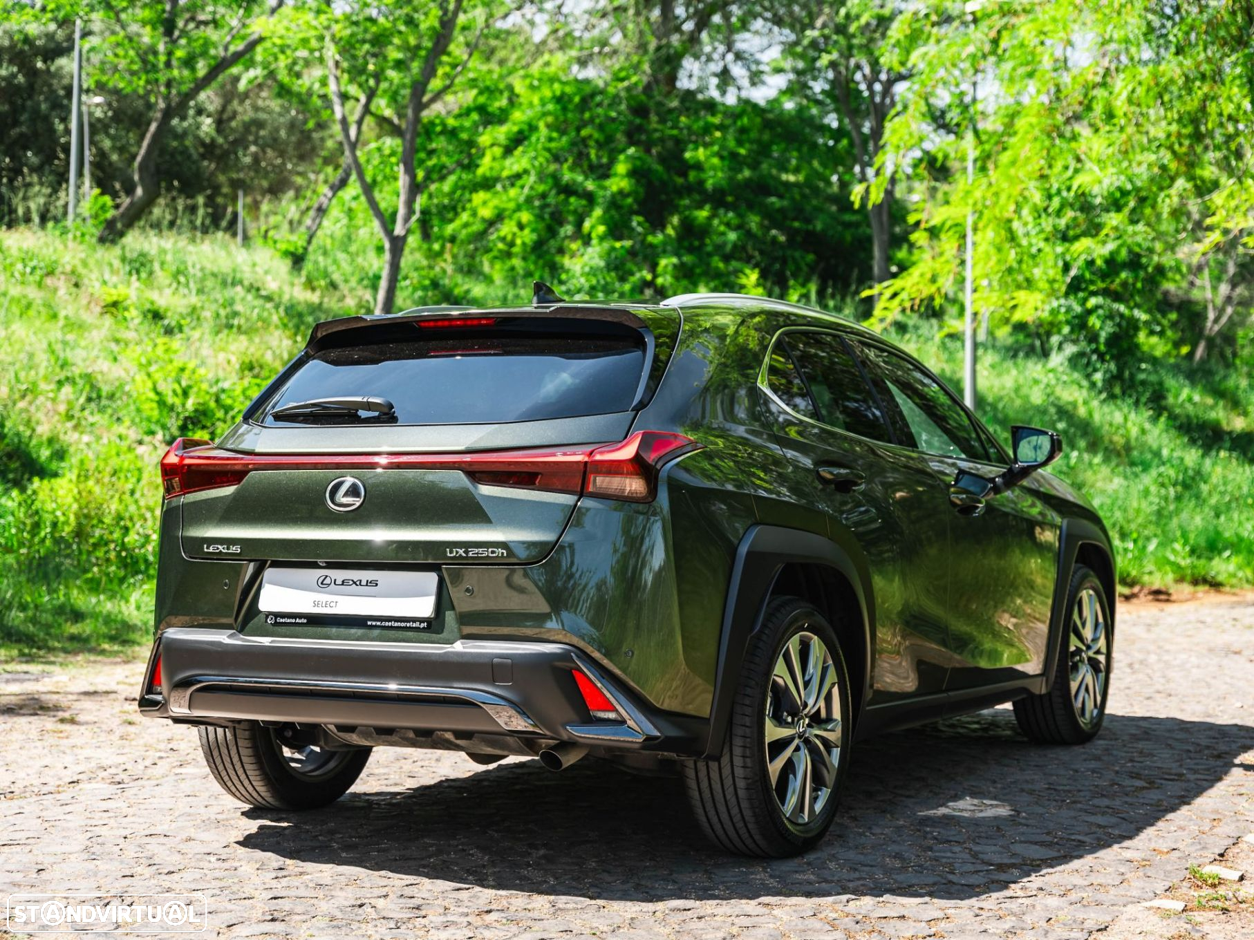 Lexus UX 250h - 18