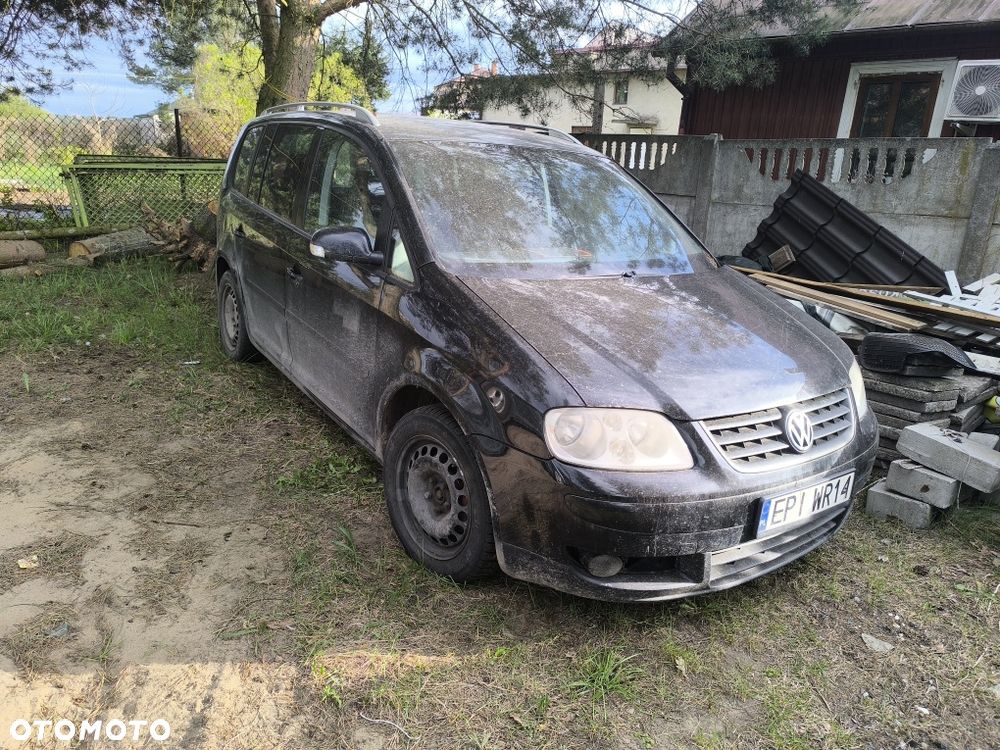Volkswagen Touran - 1