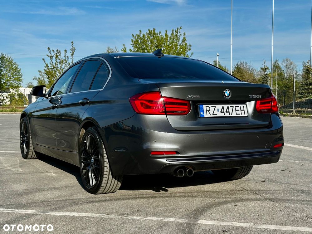 BMW Seria 3 330i xDrive Sport Line - 6