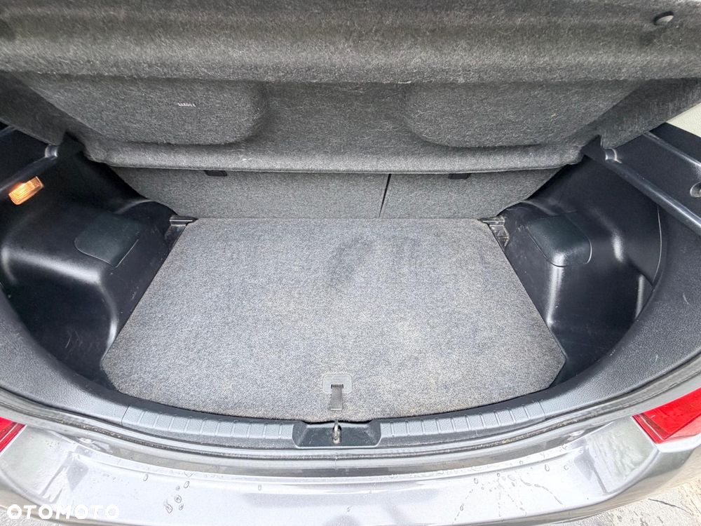 Toyota Yaris 1.33 Premium - 12