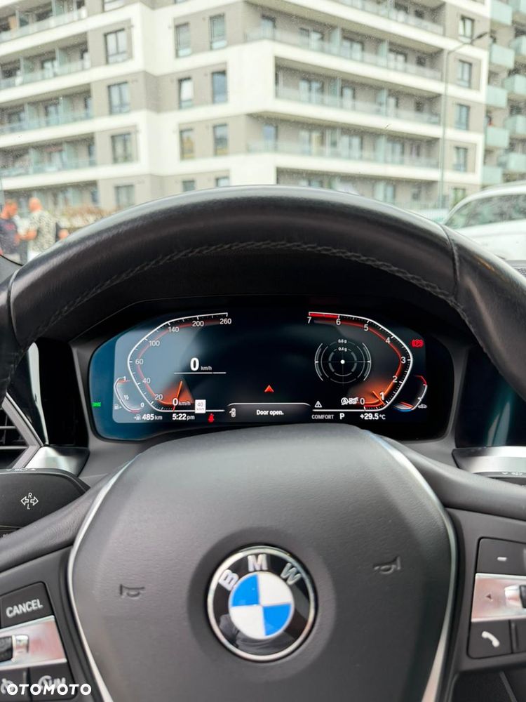 BMW Seria 3 330i Sport Line - 10