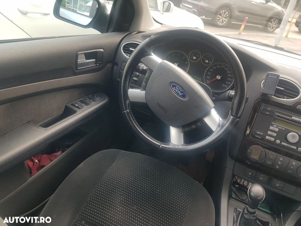 Ford Focus 1.6 Ti-VCT Titanium - 8