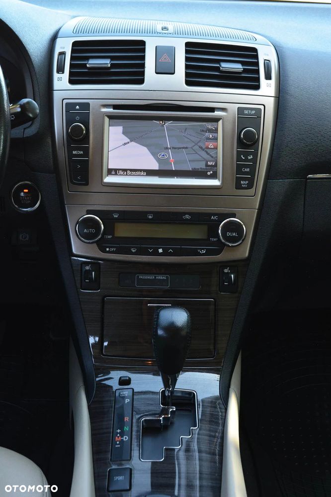 Toyota Avensis 2.2 D-CAT Premium - 14