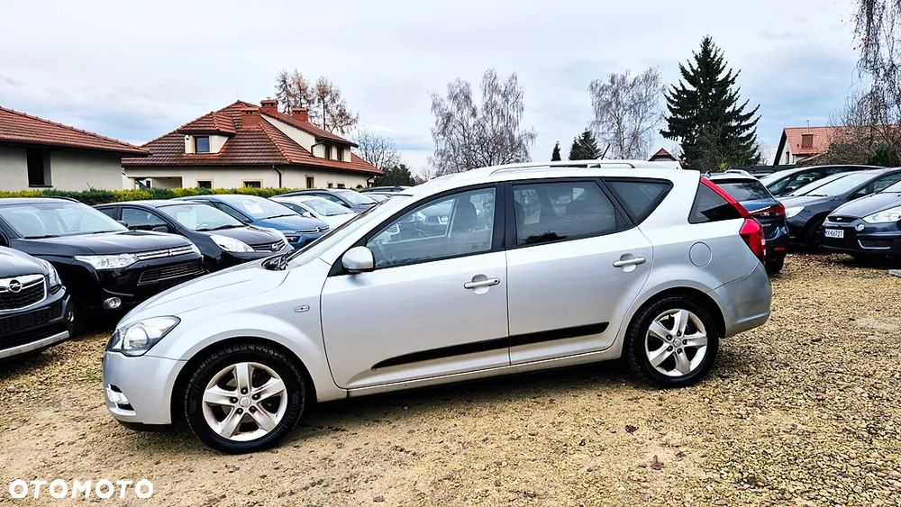 Kia Ceed 1.4 CVVT Dream-Team Edition - 27