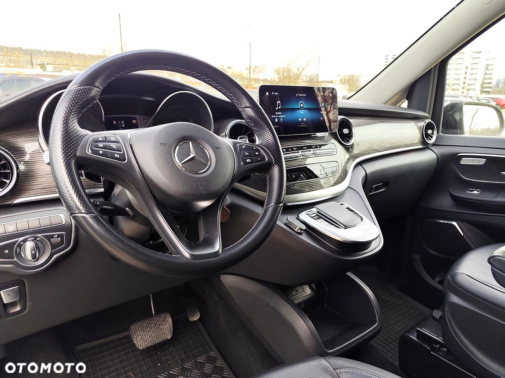 Mercedes-Benz Klasa V 300 d Extralang 4Matic 9G-TRONIC Avantgarde - 16