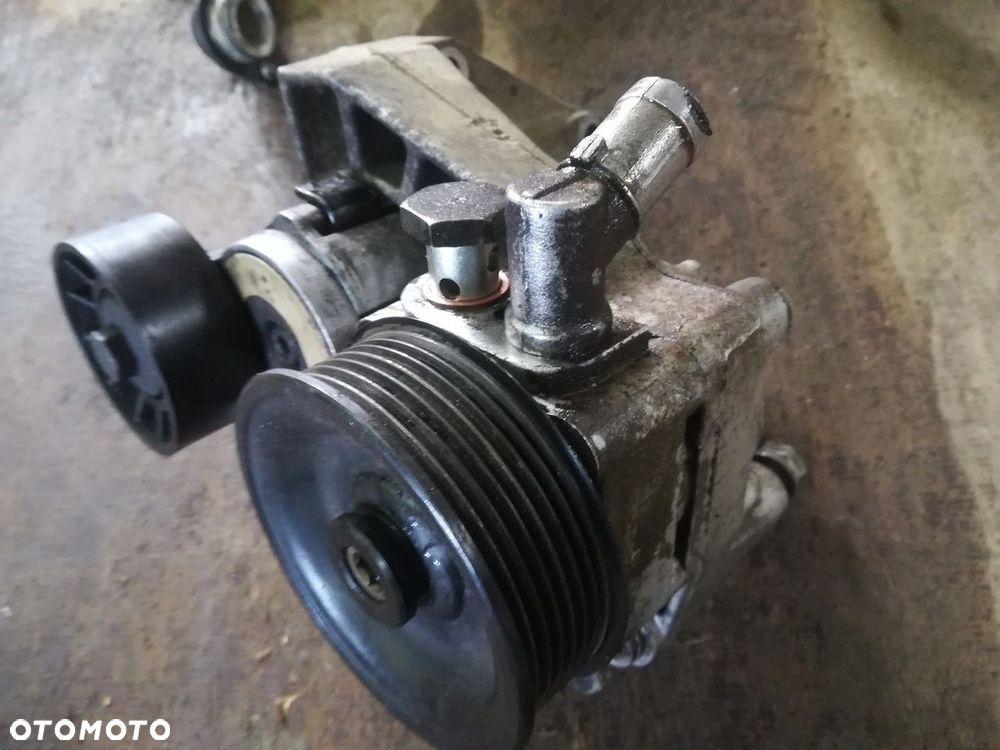 pompa wspomagania łapa iveco 2.3 e5 504385414 - 1