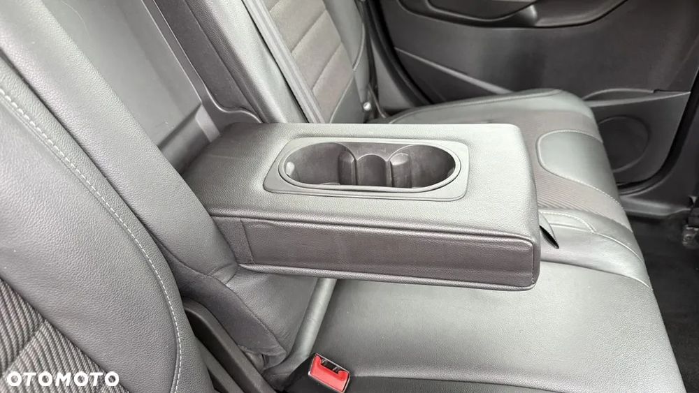 Ford Kuga 2.0 TDCi 2x4 Titanium - 35