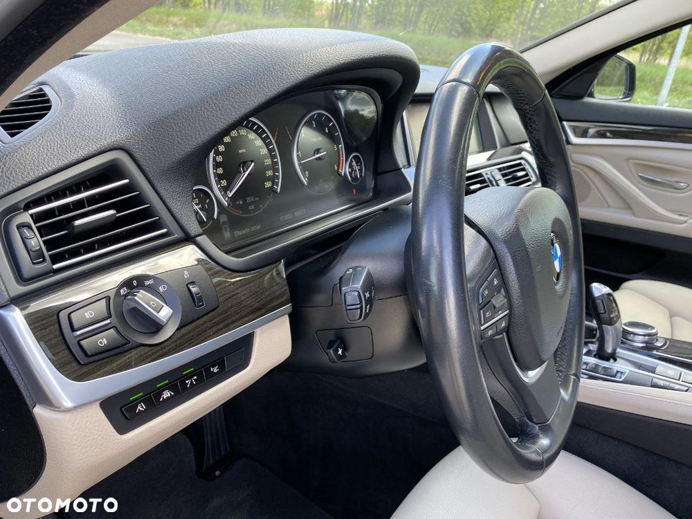BMW Seria 5 530d xDrive Luxury Line - 15