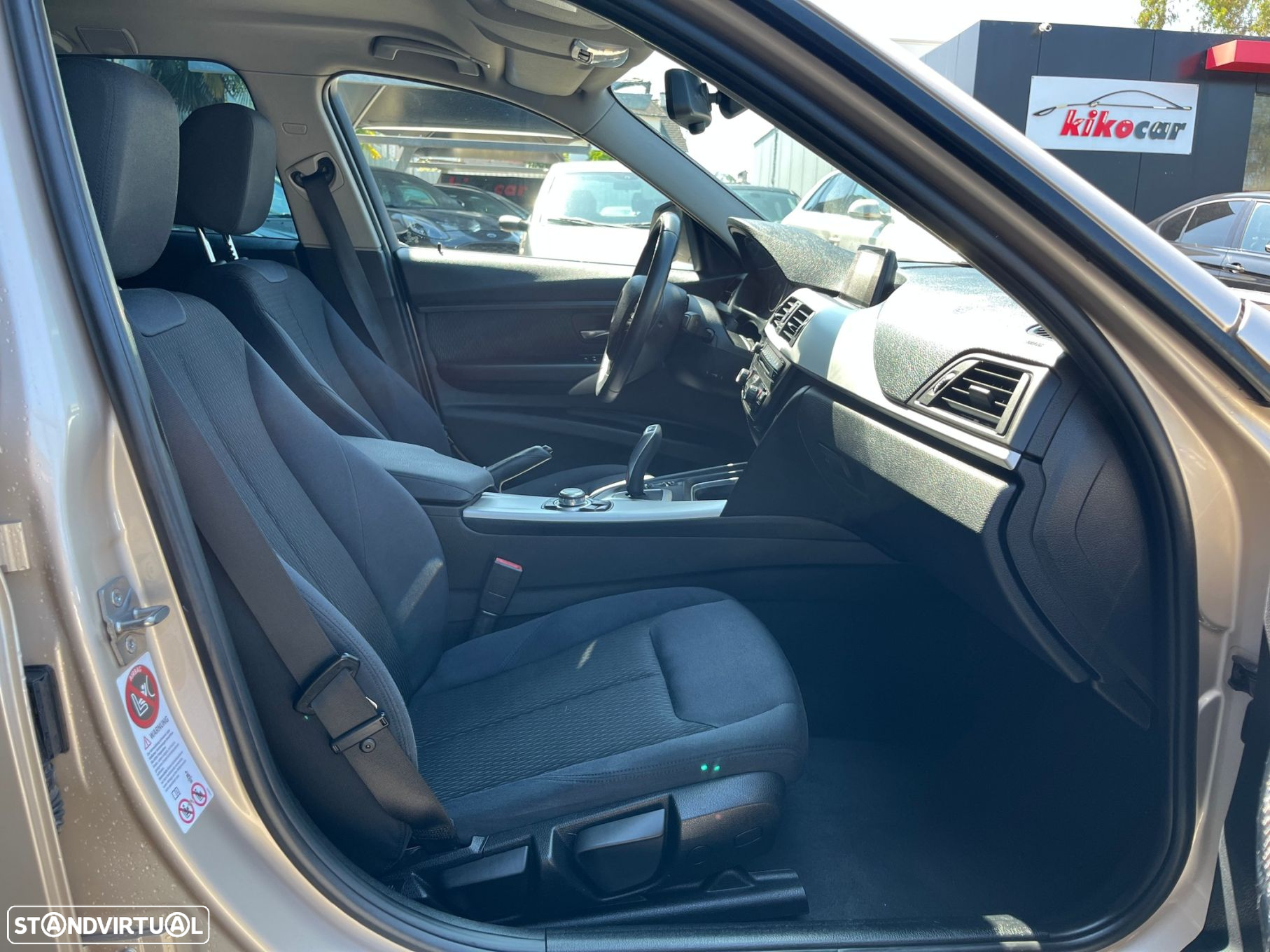 BMW 320 d Touring Auto - 25