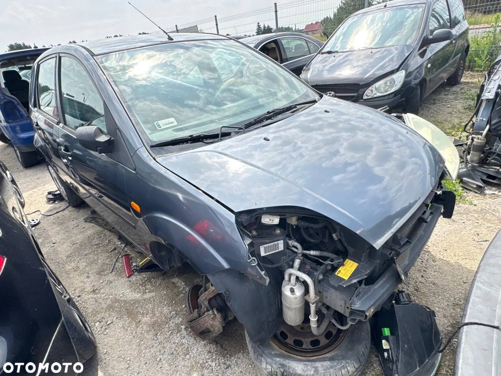 Ford Fiesta 2003 poj. 1.3 benzyna 70 KM - samochód na CZĘŚCI - 4