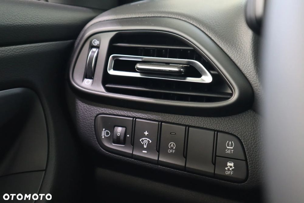 Hyundai i30 1.5 T-GDI 48V Smart - 10