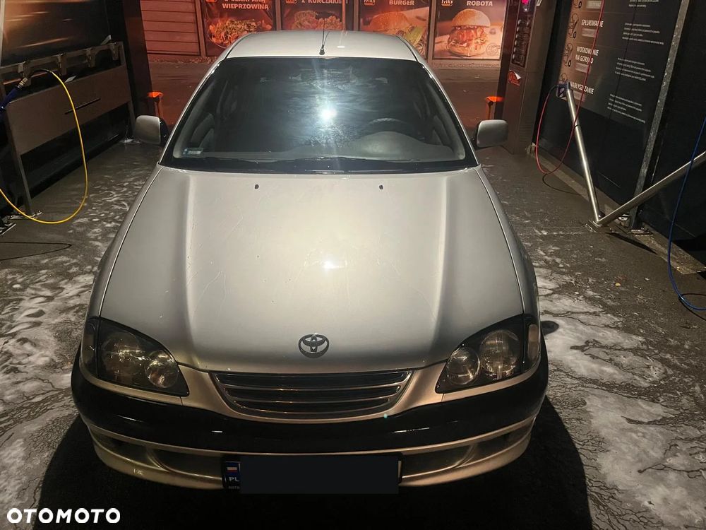 Toyota Avensis 1.8 Sol - 3