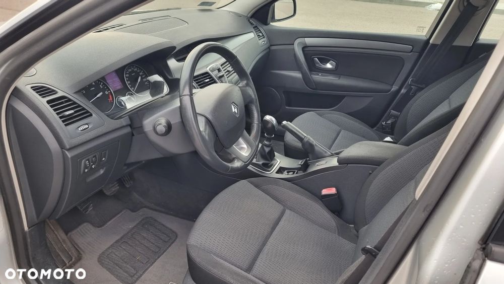 Renault Laguna 2.0 Authentique - 8