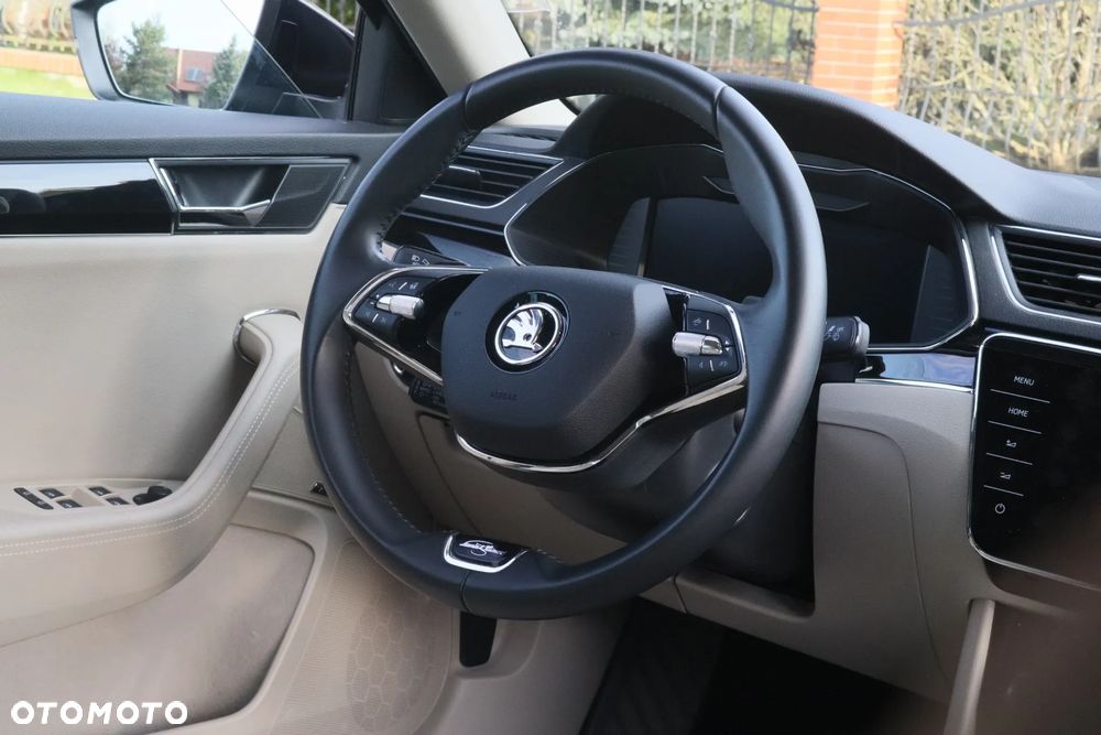 Skoda Superb 2.0 TSI L&K DSG - 20