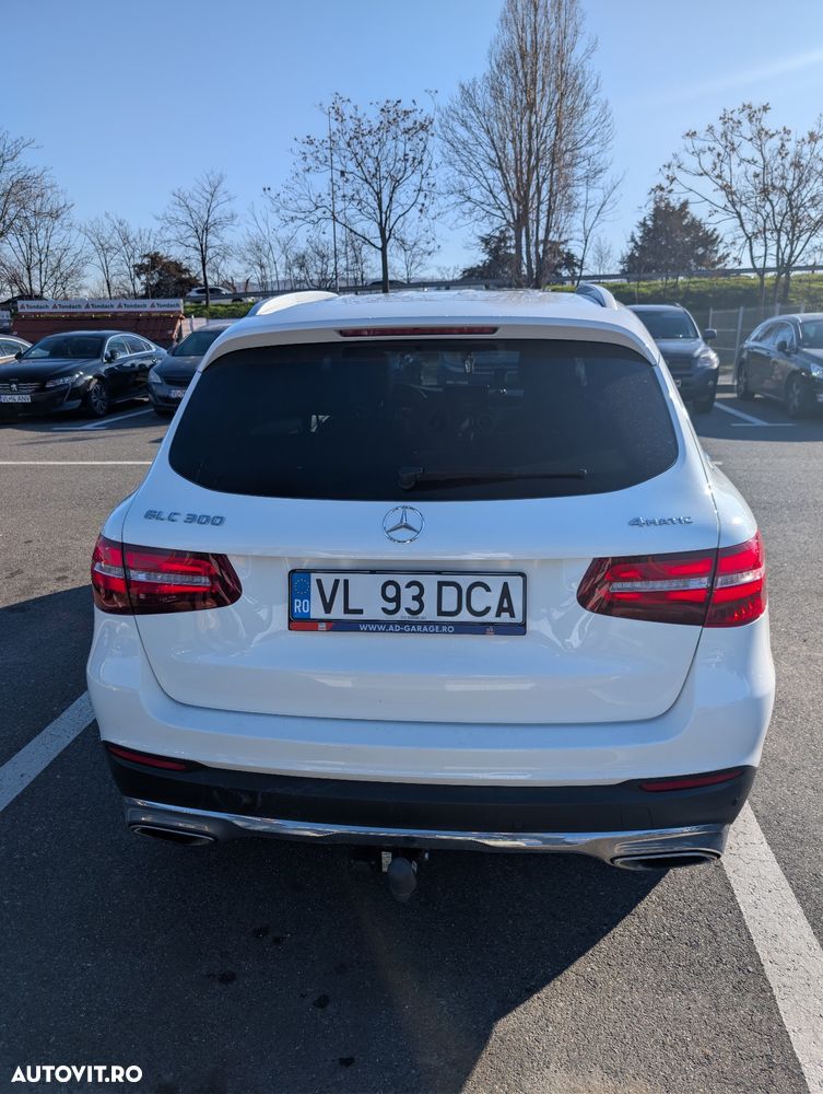 Mercedes-Benz GLC 300 4Matic 9G-TRONIC Exclusive - 18