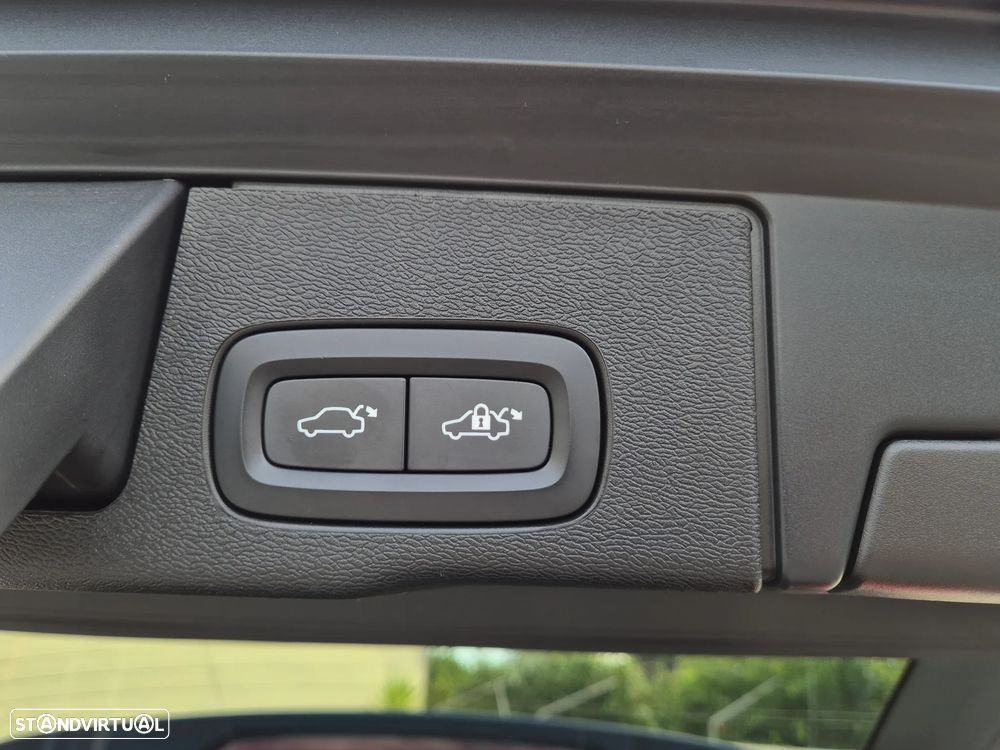Volvo XC 60 2.0 T6 PHEV Inscription AWD - 35