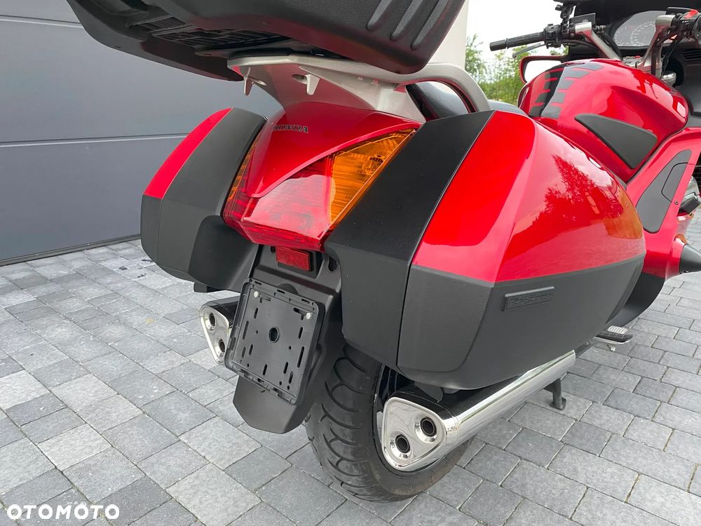 Honda ST - 12