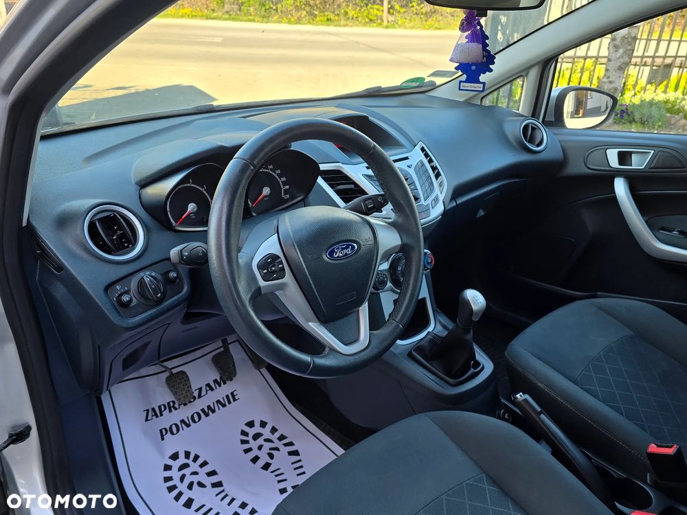 Ford Fiesta 1.25 Champions Edition - 23