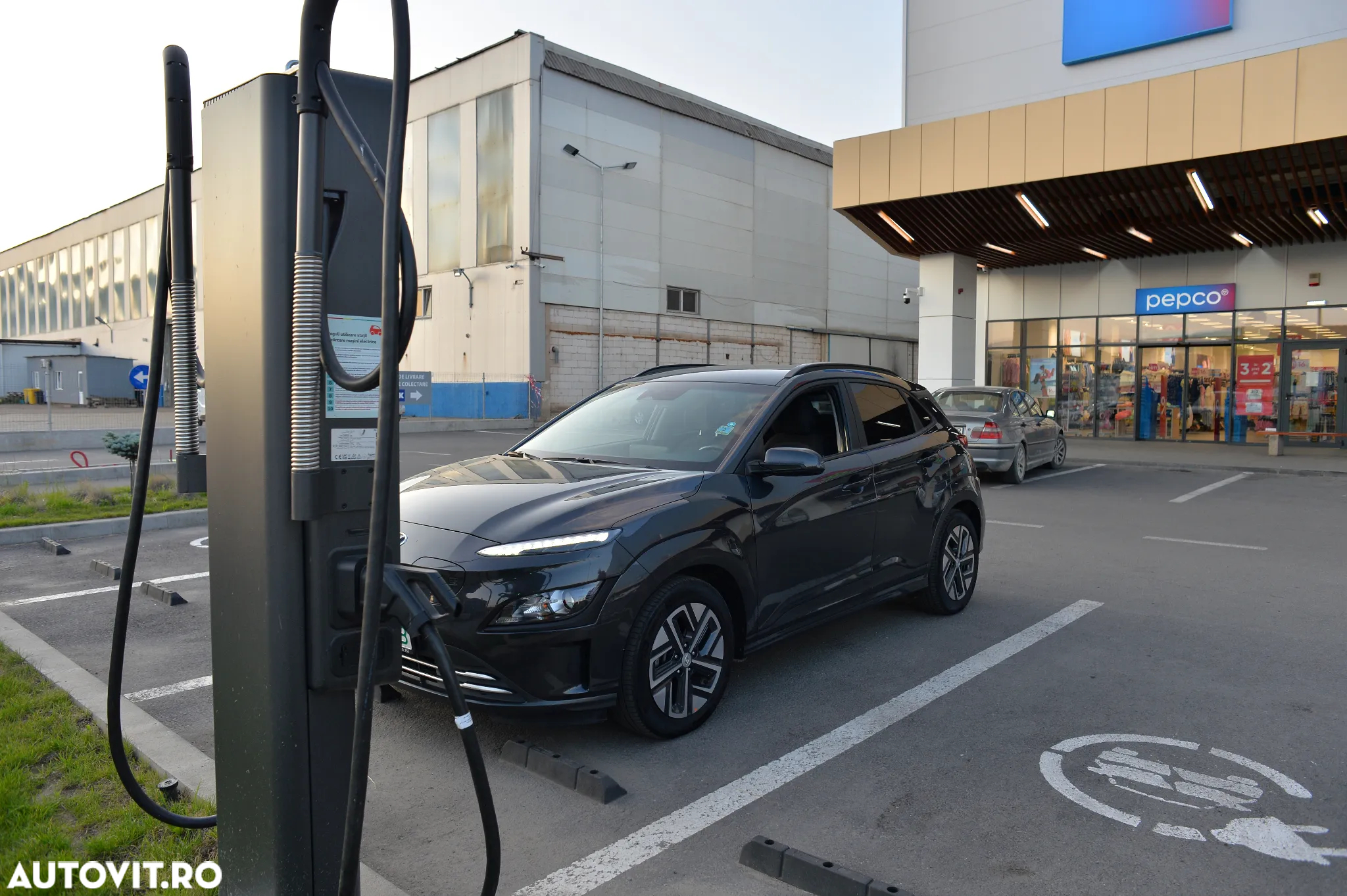 Hyundai KONA Electric 204CP Highway + Navi - 24
