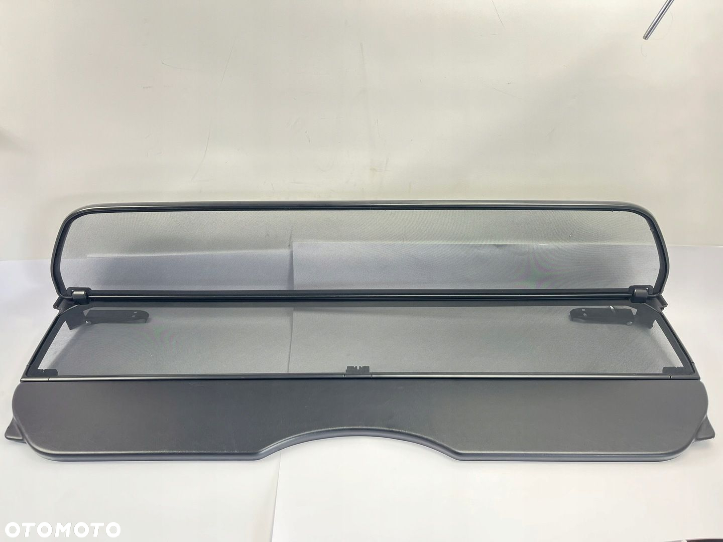 ORYGINALNY WINDSCHOTT WIATROŁAP MERCEDES W124 CABRIO A124 1248600660 - 2