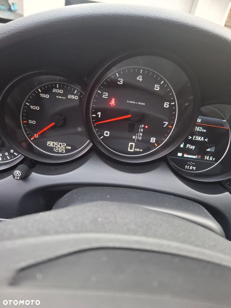 Porsche Cayenne Platinum Edition - 10
